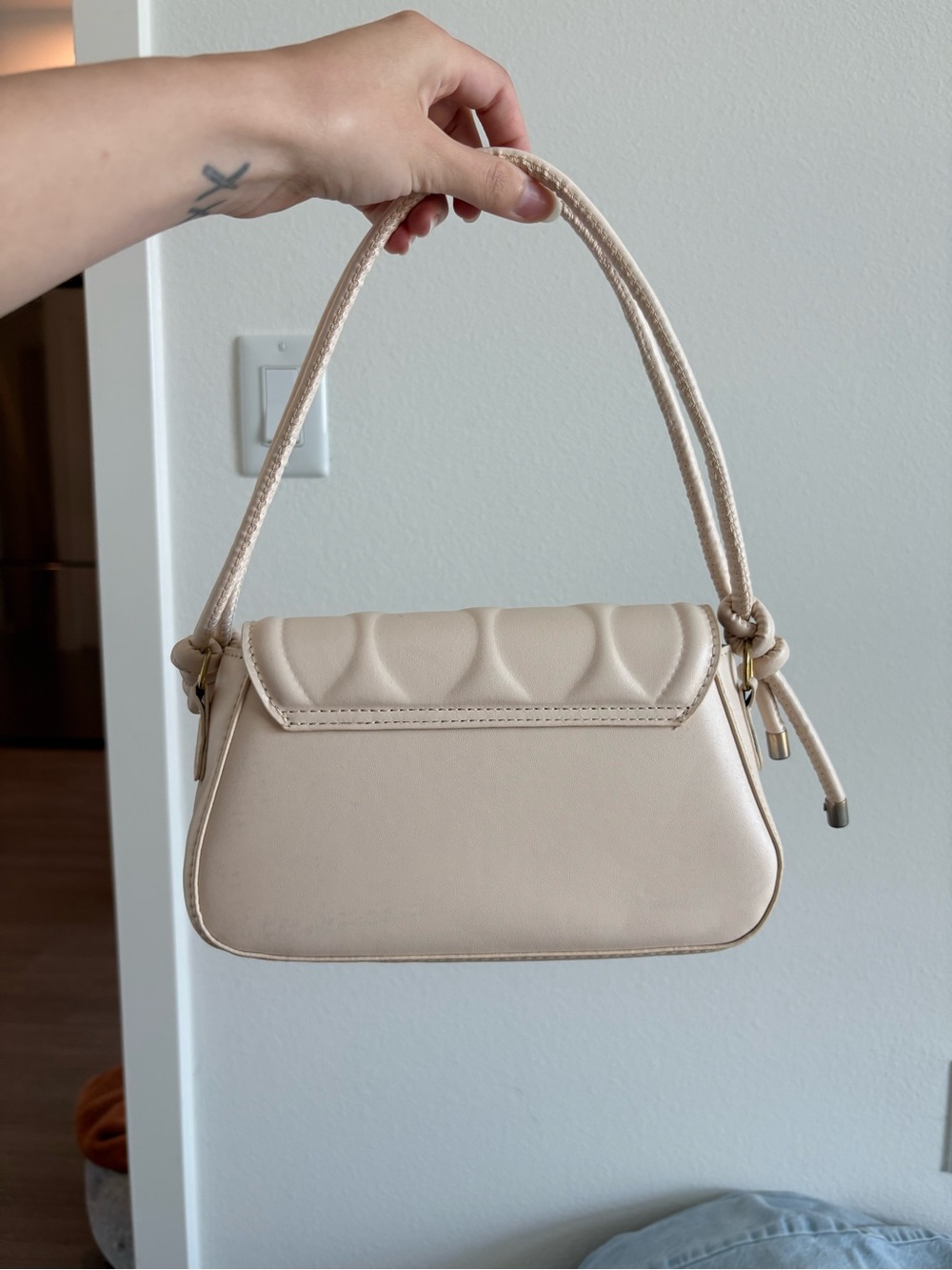 Cream colored Shoulder Bag - Picture 3 of 6